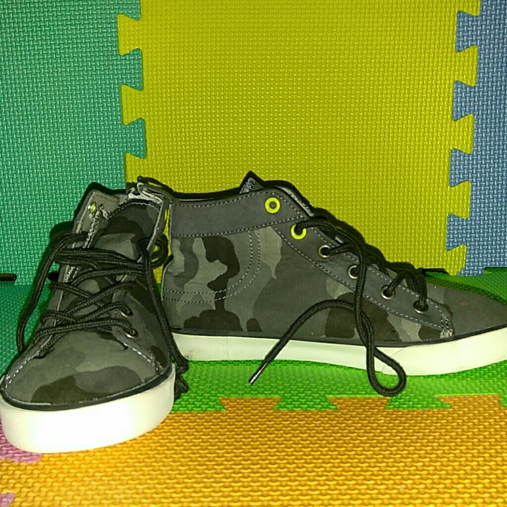 Boy shoes